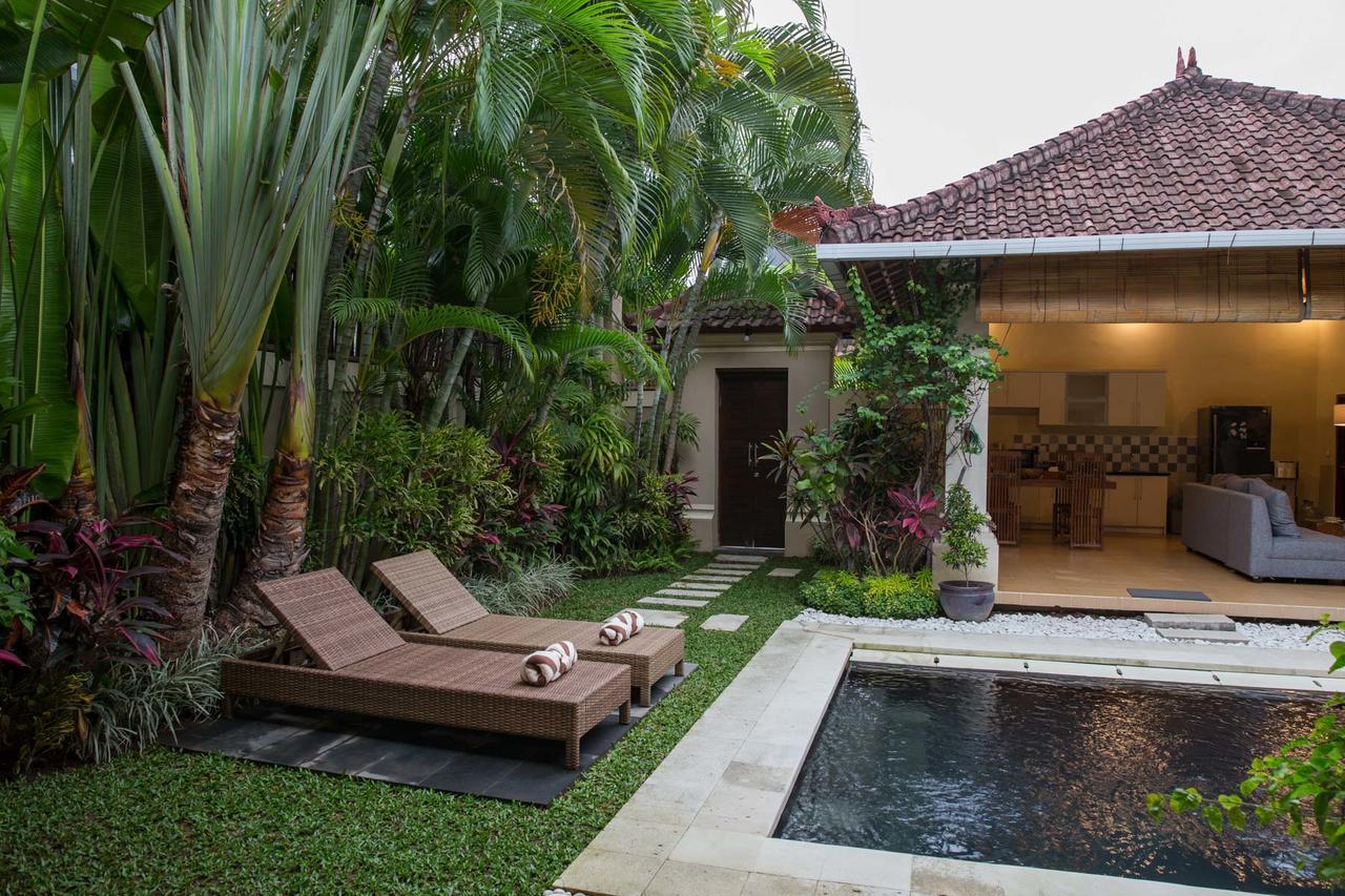 Villa Deshy Seminyak Exteriör bild