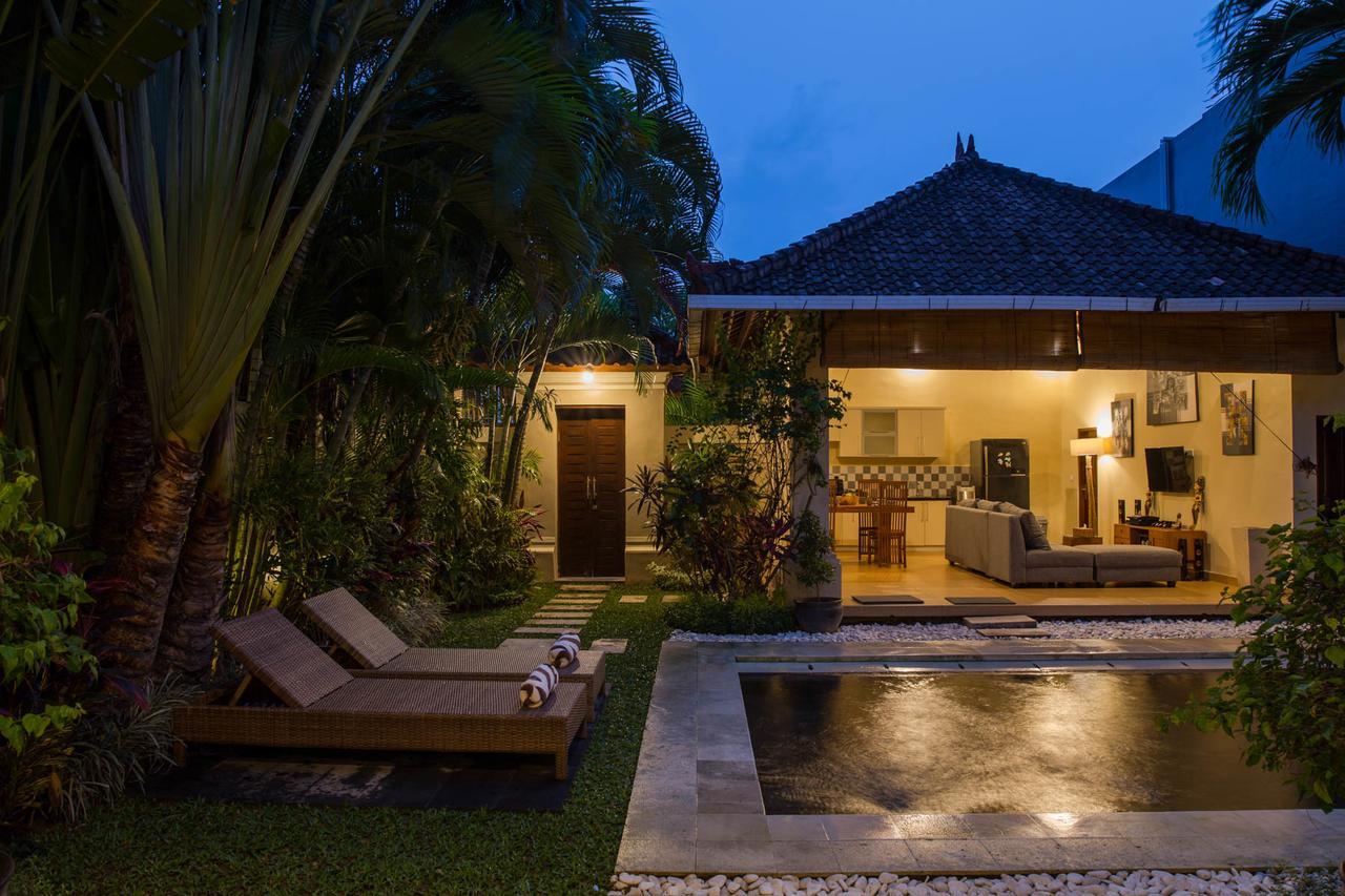 Villa Deshy Seminyak Exteriör bild